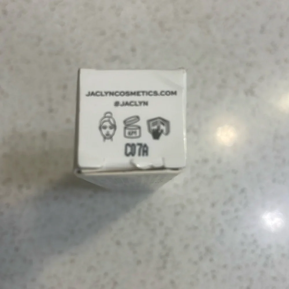 New JACLYN Cosmetics Perfecting Concealer in Rich Neutral ~NIB